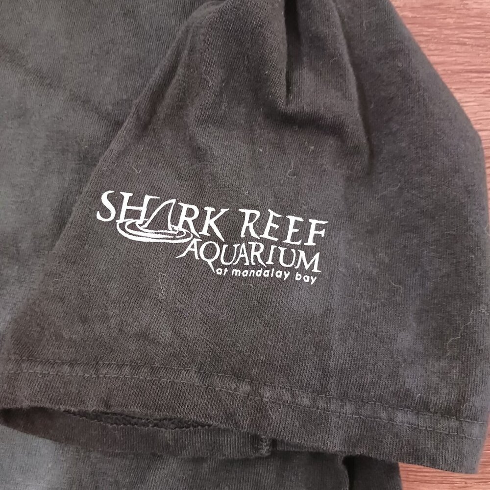The Mountain Mandalay Bay Shark Reef‎ Aquarium T-Shirt Size XL David Penfound - Picture 5 of 6